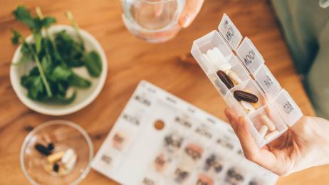 De 50.000 alegaciones de salud que pidió la industria alimentaria, la UE solo aprobó 222: un científico explica cómo los suplementos siguen vendiendo humo por un vacío legal