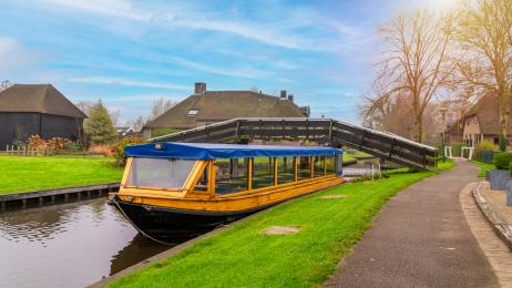 Ni Venecia ni París: el pueblo sin coches con 176 puentes de madera que han coronado entre los más bonitos del mundo