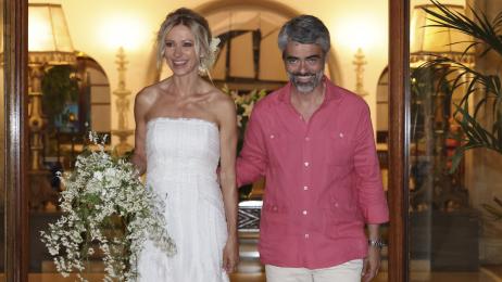 Quién es Luis Enríquez, el ya marido de Susanna Griso, que se convirtió en el gran protagonista de la boda con su guayabera rosa