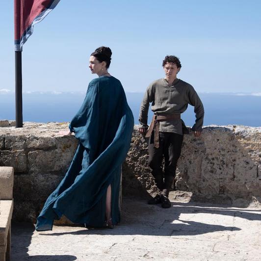 Anne Hathaway y Tom Holland en 'La odisea'