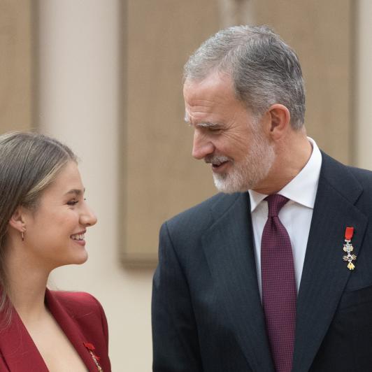 La princesa Leonor y Felipe VI en uno de los actos por el 50º aniversario de la monarquía