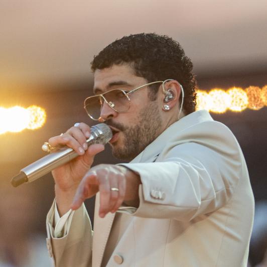 Bad Bunny en uno de sus conciertos en Barcelona de su gira 'DeBÍ TiRAR MáS FOToS'