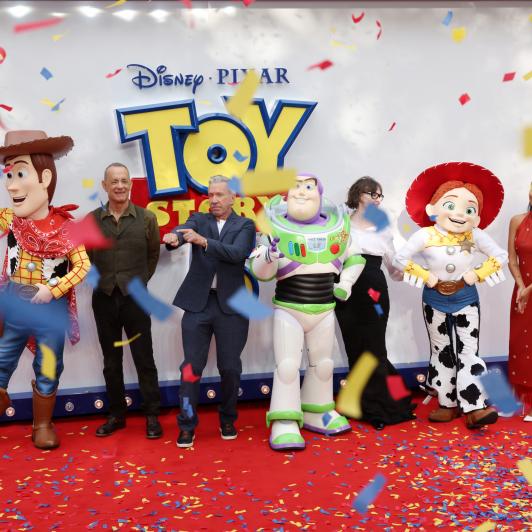 Tom Hanks, Tim Allen, Joan Cusack y Greta Lee presentan Toy Story 5 en Londres