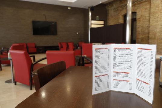 Menú en el comedor de cadetes en la Academia Militar General de Zaragoza