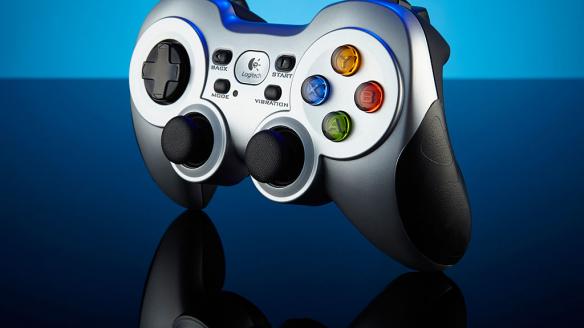 Mando Logitech F710 de 2015, modelo empleado en el submarino Titan.