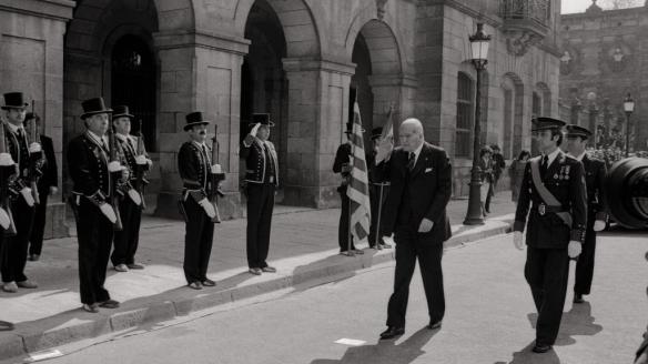 Josep Tarradellas, en su regreso a Cataluña durante la Transición