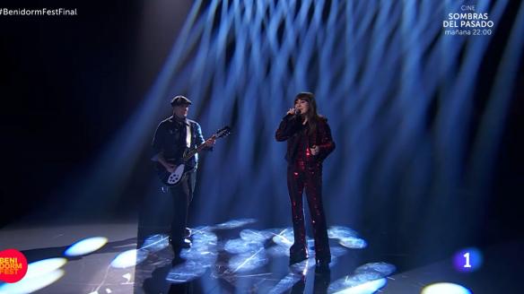 Actuación de Amaral en la final del Benidorm Fest 2025.