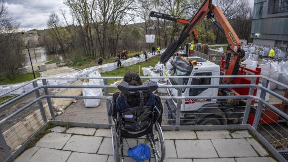 La UME ha levantado una barrera de contención el Hospital Nacional de Parapléjicos de Toledo