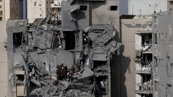 Un edificio residencial, destruido por un misil iraní, en la localidad de Be'er Sheva, Israel.