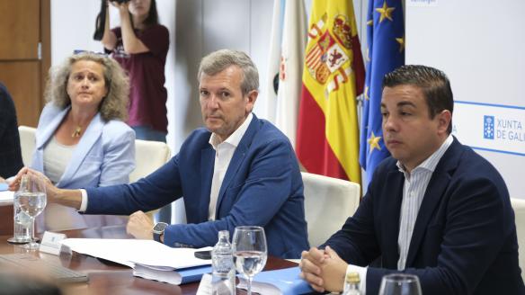 El presidente da Xunta, Alfonso Rueda, preside la primera reunión para la habilitación de ayudas para los afectados por la ola de incendios.