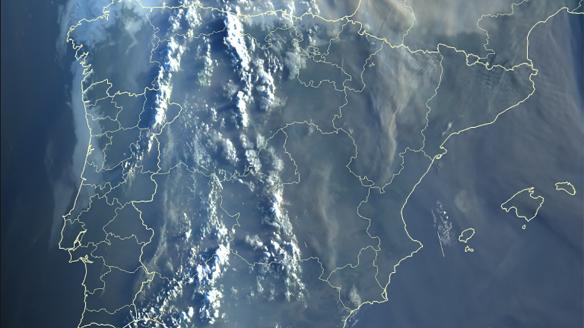 Imagen satelital de Umetsat publicada por Meteociel.fr que muestra el estado de los incendio este pasado domingo a las 08:00 horas.