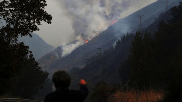 Incendio forestal en Igüeña y Colinas del Campo, en Ponferrada (León).