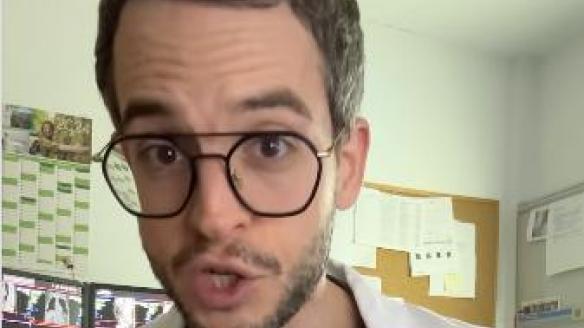 El doctor José Manuel Felices, en su vídeo sobre las donaciones de sangre tras el accidente de tren de Adamuz.