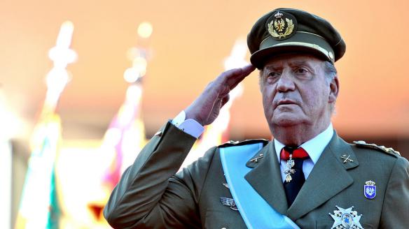Juan Carlos I, de uniforme militar, en el desfile por el Día de la Hispanidad en una imagen de archivo