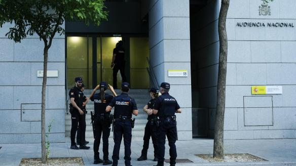 Policías en la puerta de la Audiencia Nacional