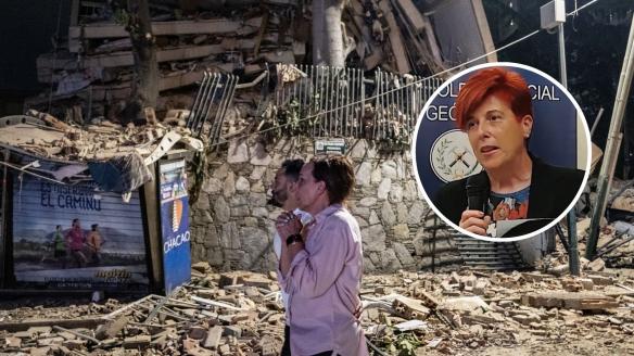 Nieves Sánchez (en el círculo), presidenta del Colegio de Geólogos. Varios vecinos pasan la noche en la calle junto a edificios colapsados en Caracas