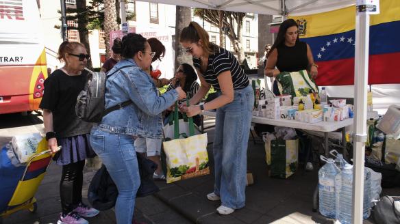 Recogida de alimentos, ropa y recursos médicos en La Laguna (Tenerife) para los afectados por el doble terremoto de Venezuela