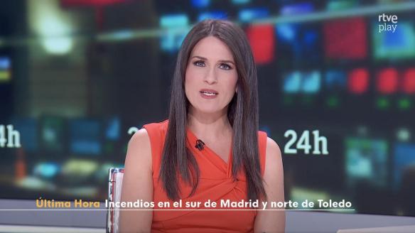 Captura de pantalla de la emisión del canal 24H este viernes sobre el incendio en Villa del Prado.