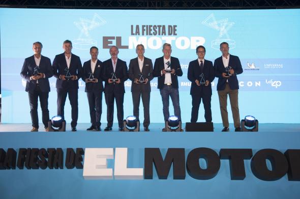 Foto de familia de los galardonados con los primeros Premios PRISA Motor.