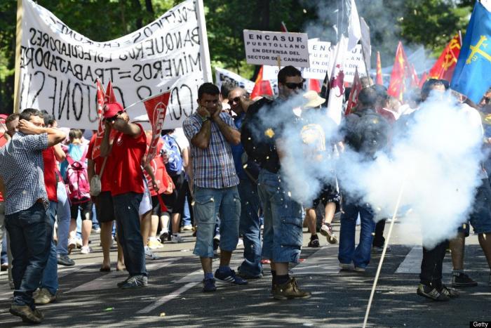La manifestación contra los recortes a las ayuda del carbón acaba con cargas policiales y detenidos