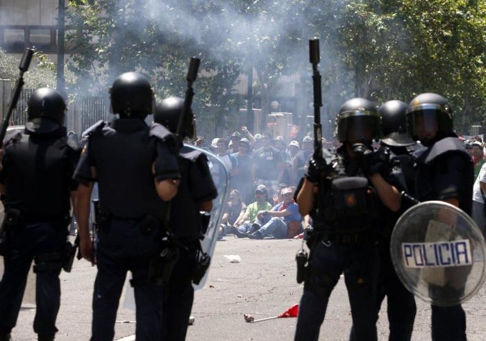 La manifestación contra los recortes a las ayuda del carbón acaba con cargas policiales y detenidos