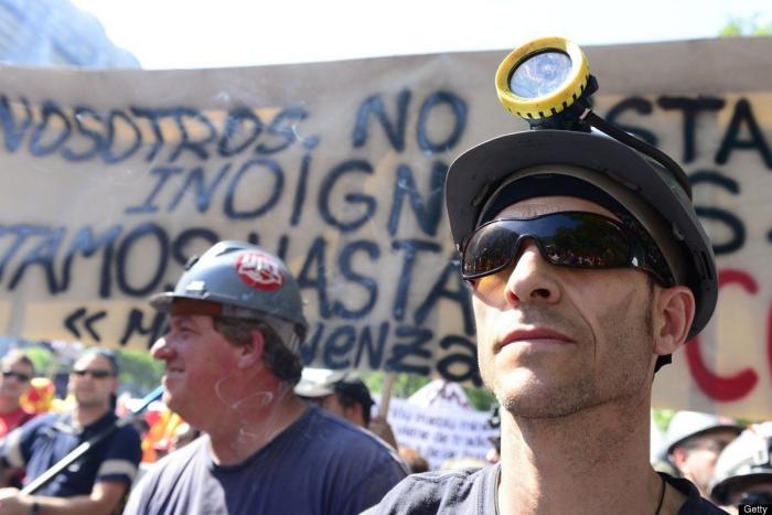 La manifestación contra los recortes a las ayuda del carbón acaba con cargas policiales y detenidos