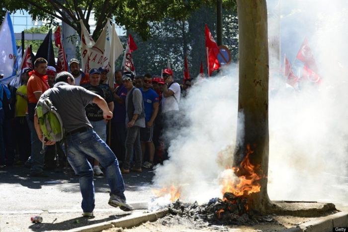 La manifestación contra los recortes a las ayuda del carbón acaba con cargas policiales y detenidos