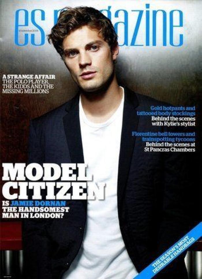 Así canta Jamie Dornan, de 'Cincuenta sombras', en 'Belfast'