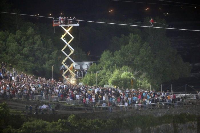 Siglo XXI vs. siglo XIX: ¿cuándo tenía más mérito cruzar el Niágara? (FOTOS)