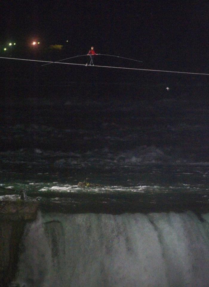 Siglo XXI vs. siglo XIX: ¿cuándo tenía más mérito cruzar el Niágara? (FOTOS)