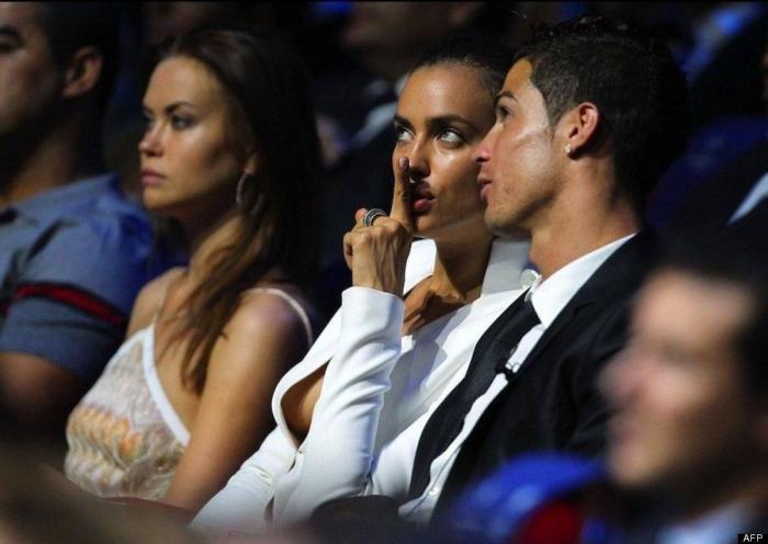 Irina Shayk: escote al límite y traje blanco para desmentir los rumores de crisis con Ronaldo (FOTOS)