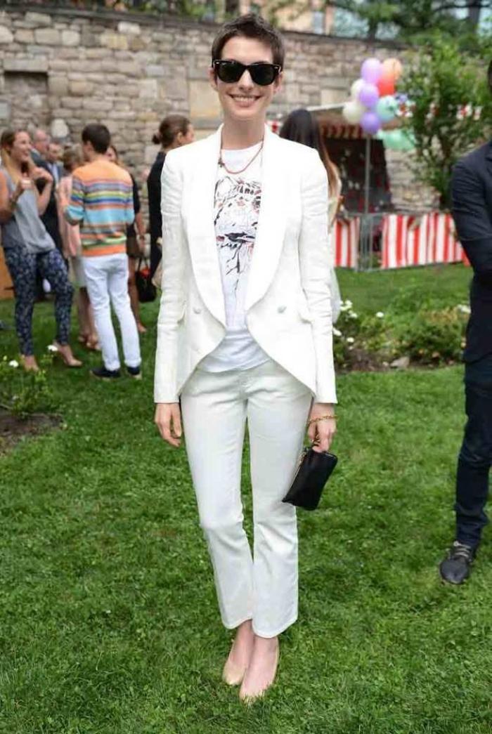 Irina Shayk: escote al límite y traje blanco para desmentir los rumores de crisis con Ronaldo (FOTOS)