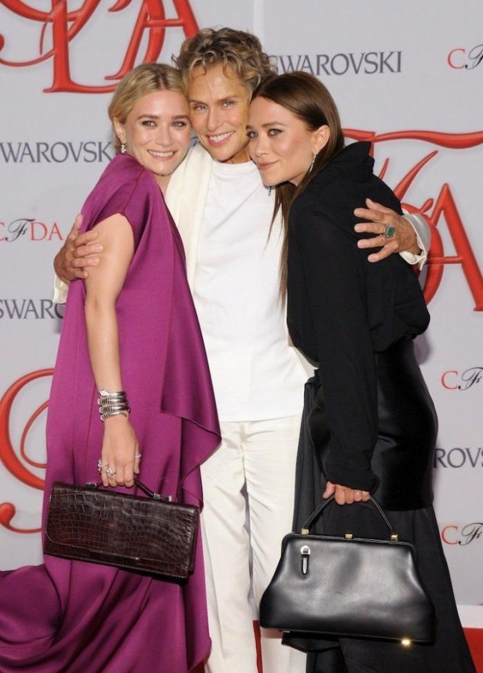 Irina Shayk: escote al límite y traje blanco para desmentir los rumores de crisis con Ronaldo (FOTOS)