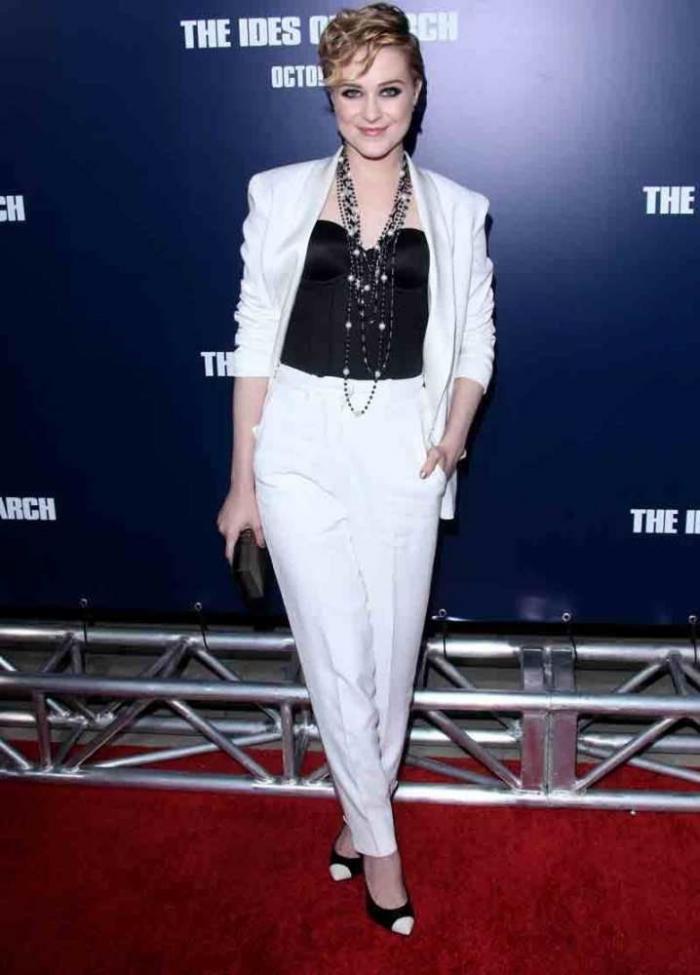 Irina Shayk: escote al límite y traje blanco para desmentir los rumores de crisis con Ronaldo (FOTOS)