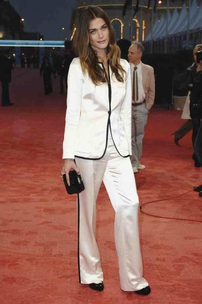 Irina Shayk: escote al límite y traje blanco para desmentir los rumores de crisis con Ronaldo (FOTOS)