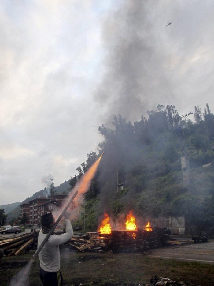 Minería, día 22: Huelga general contra el Gobierno e incidentes en Asturias (FOTOS)