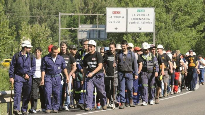 Minería, día 22: Huelga general contra el Gobierno e incidentes en Asturias (FOTOS)