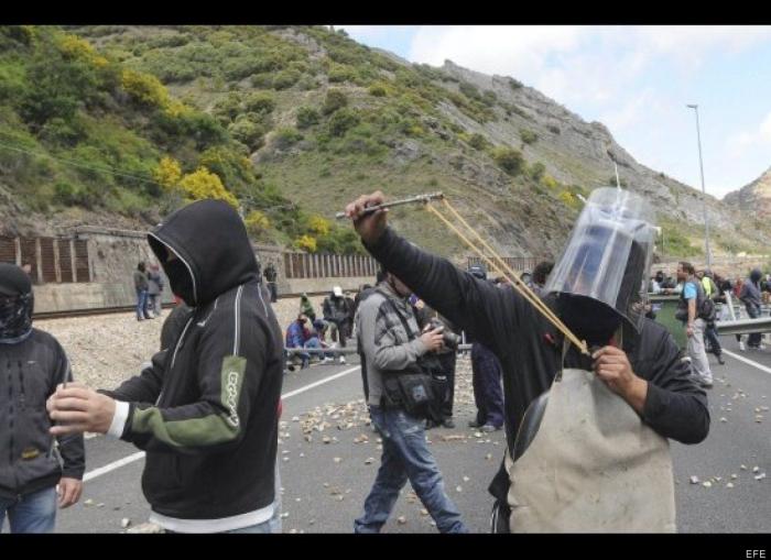 Minería, día 22: Huelga general contra el Gobierno e incidentes en Asturias (FOTOS)