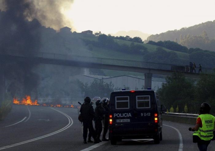 Minería, día 22: Huelga general contra el Gobierno e incidentes en Asturias (FOTOS)