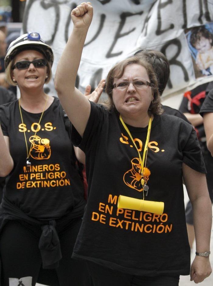El Senado respalda los recortes al carbón y echa a las mujeres de los mineros (FOTOS)