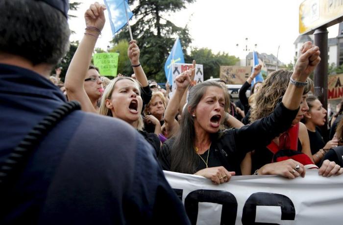 El Senado respalda los recortes al carbón y echa a las mujeres de los mineros (FOTOS)