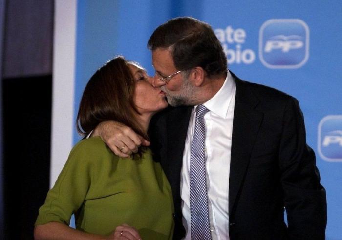 Elvira Fernández, Viri: la mujer de Rajoy reaparece de blanco (FOTOS)
