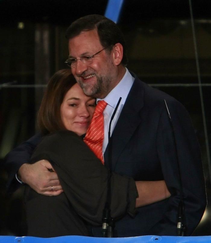Elvira Fernández, Viri: la mujer de Rajoy reaparece de blanco (FOTOS)