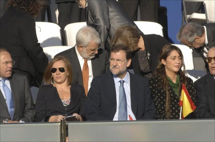 Elvira Fernández, Viri: la mujer de Rajoy reaparece de blanco (FOTOS)