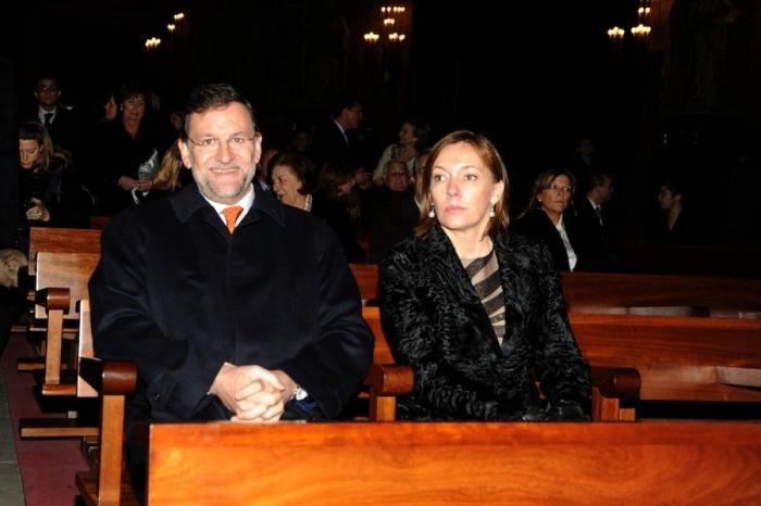 Elvira Fernández, Viri: la mujer de Rajoy reaparece de blanco (FOTOS)