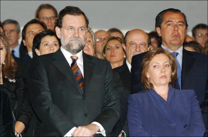 Elvira Fernández, Viri: la mujer de Rajoy reaparece de blanco (FOTOS)