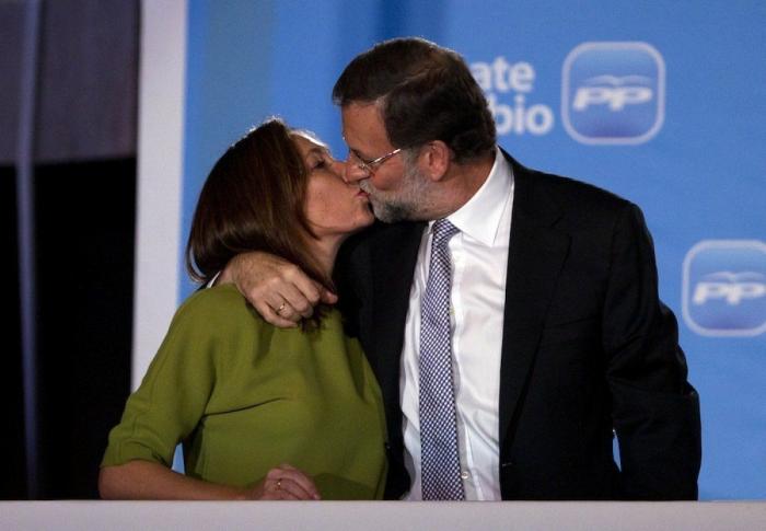 Elvira Fernández, Viri: la mujer de Rajoy reaparece de blanco (FOTOS)