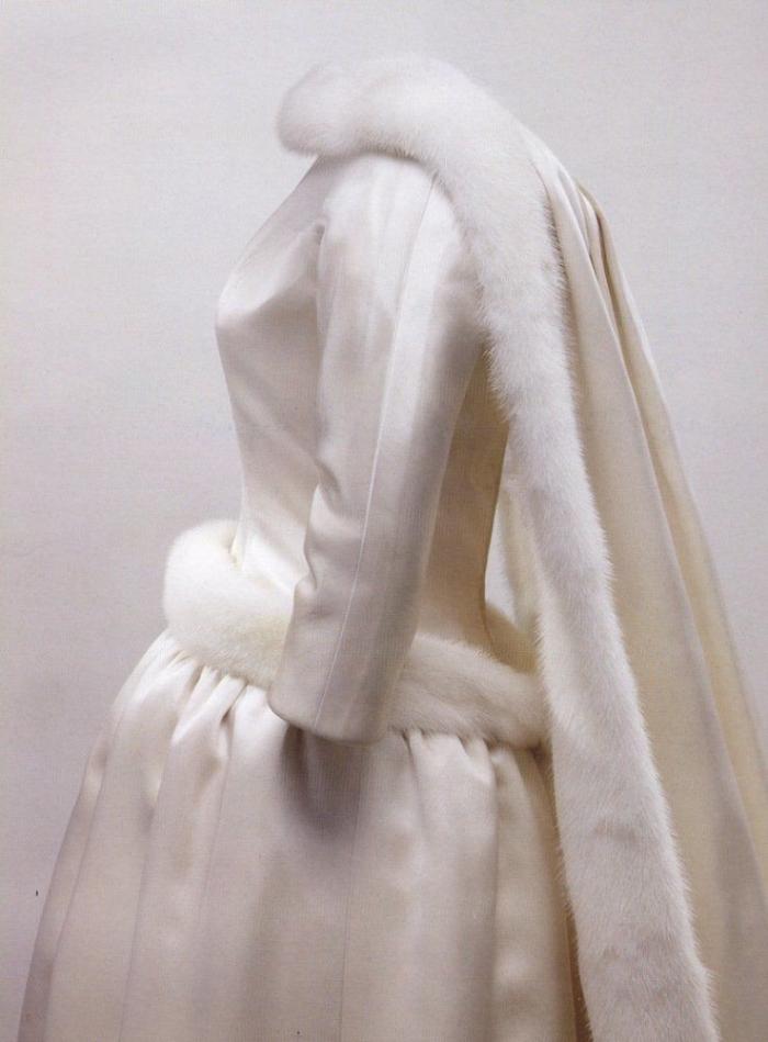 Balenciaga por Outumuro: "Mirar y pensar Balenciaga" llega al Museo del Traje de Madrid (FOTOS)