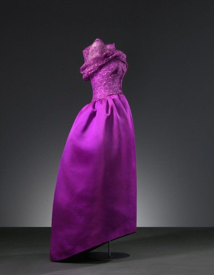 Balenciaga por Outumuro: "Mirar y pensar Balenciaga" llega al Museo del Traje de Madrid (FOTOS)