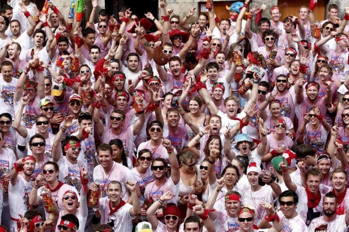 San Fermín comienza en Pamplona con el lanzamiento del chupinazo (FOTOS Y VÍDEO)